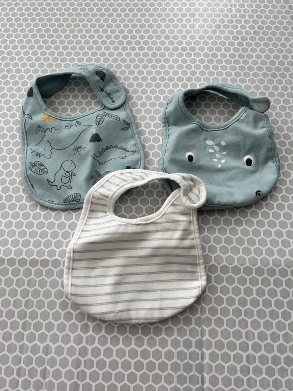 Carters 3-Pack Baby Bib Set in Seafoam Green & Cream — Soft Feeding Bibs